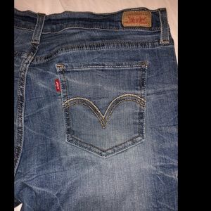 Plus size Levi jeans